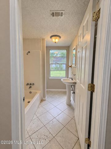 2201 30th Street, Gulfport, MS 39501