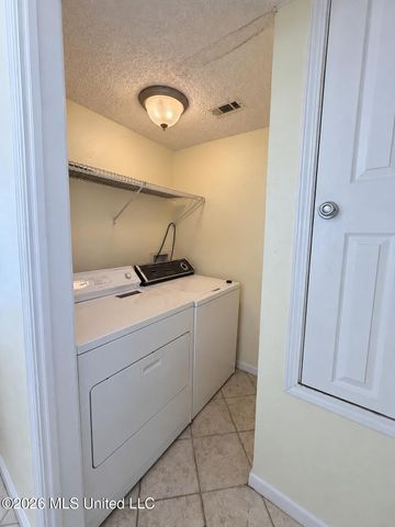 2201 30th Street, Gulfport, MS 39501