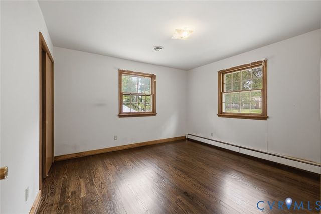 8196 Oak St, Mechanicsville, VA 23111