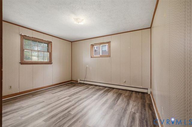 8196 Oak St, Mechanicsville, VA 23111