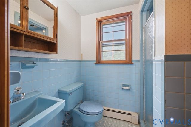 8196 Oak St, Mechanicsville, VA 23111
