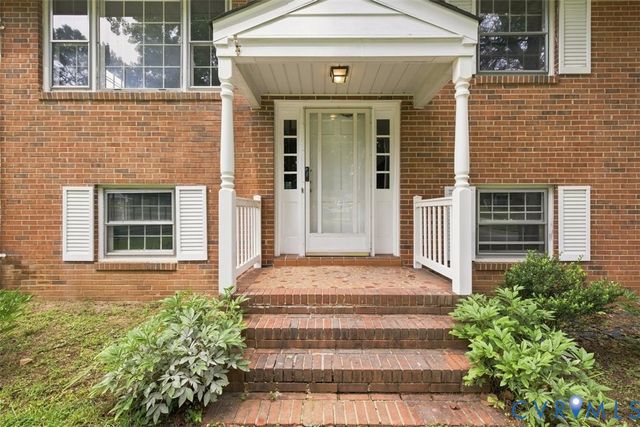 8196 Oak St, Mechanicsville, VA 23111