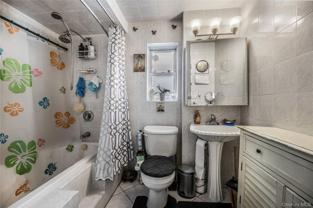 2415 St Raymonds Avenue, Bronx, NY 10461