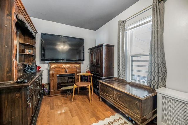 2415 St Raymonds Avenue, Bronx, NY 10461