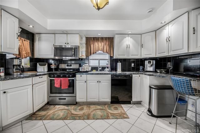 2415 St Raymonds Avenue, Bronx, NY 10461