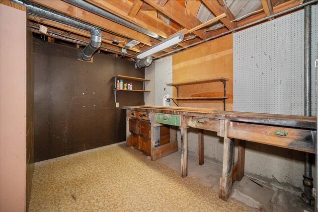 5823 N Post St, Spokane, WA 99205