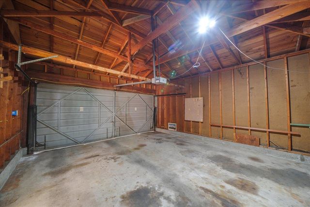 5823 N Post St, Spokane, WA 99205