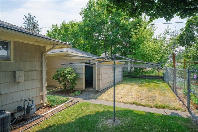 5823 N Post St, Spokane, WA 99205