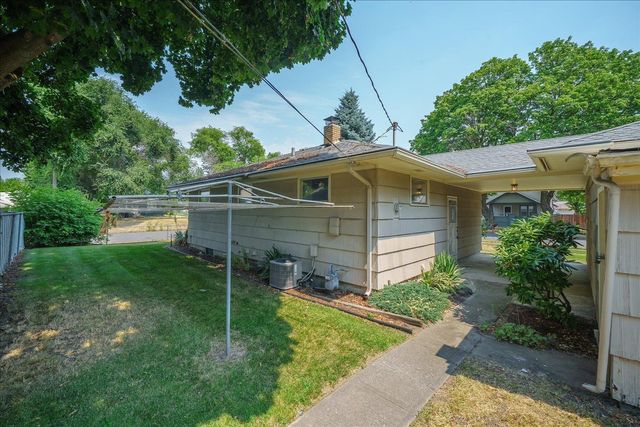 5823 N Post St, Spokane, WA 99205