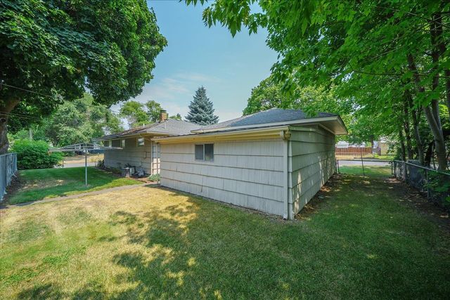 5823 N Post St, Spokane, WA 99205