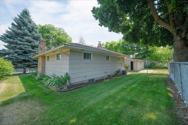 5823 N Post St, Spokane, WA 99205