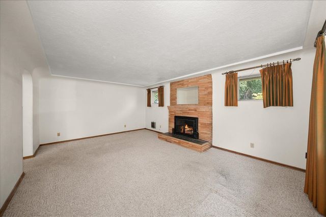 5823 N Post St, Spokane, WA 99205