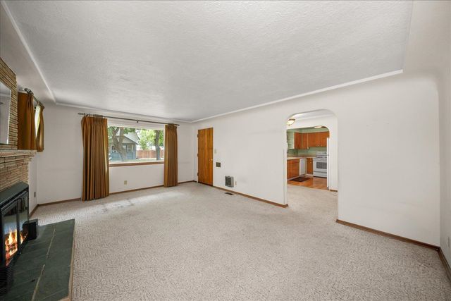 5823 N Post St, Spokane, WA 99205