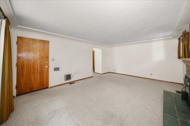 5823 N Post St, Spokane, WA 99205
