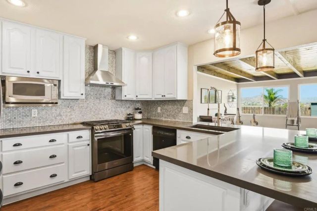 10029 Via Leslie, Santee, CA 92071