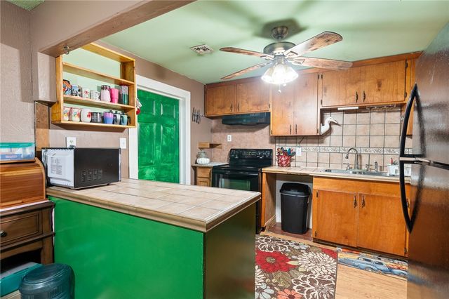 3878 N RIVERVIEW Dr, Robstown, TX 78380