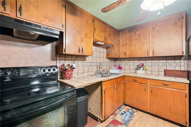 3878 N RIVERVIEW Dr, Robstown, TX 78380