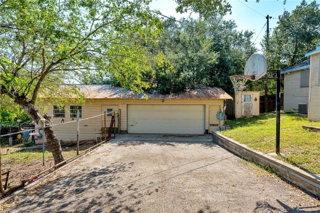 3878 N RIVERVIEW Dr, Robstown, TX 78380