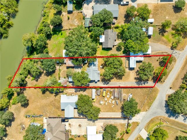 3878 N RIVERVIEW Dr, Robstown, TX 78380