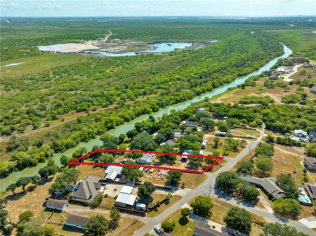 3878 N RIVERVIEW Dr, Robstown, TX 78380