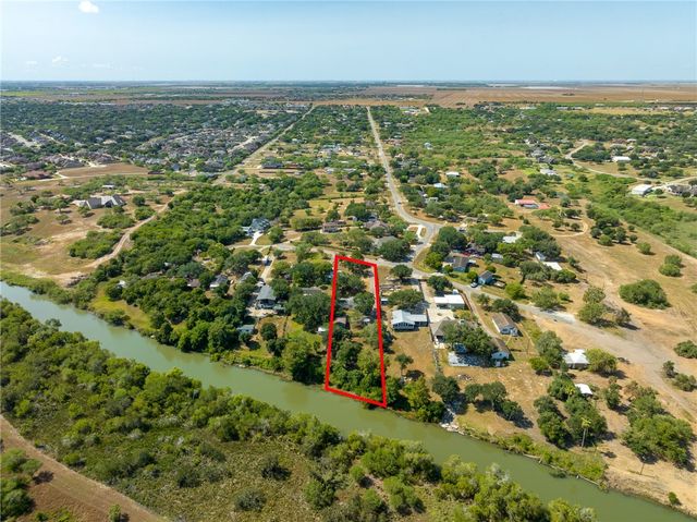 3878 N RIVERVIEW Dr, Robstown, TX 78380