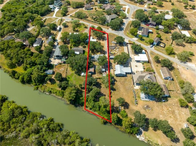 3878 N RIVERVIEW Dr, Robstown, TX 78380