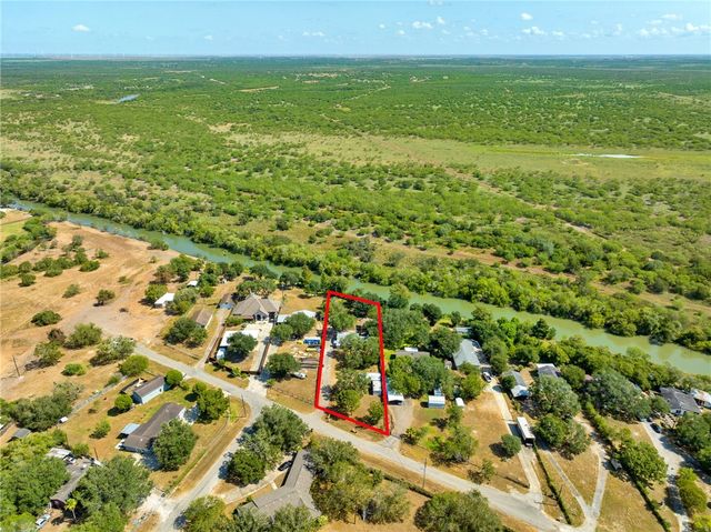 3878 N RIVERVIEW Dr, Robstown, TX 78380