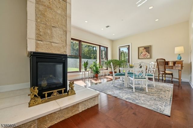 882 S Orange Ave, Millburn Twp., NJ 07078