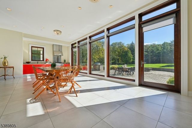 882 S Orange Ave, Millburn Twp., NJ 07078