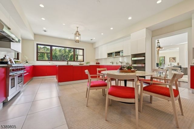 882 S Orange Ave, Millburn Twp., NJ 07078