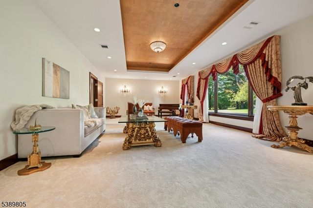 882 S Orange Ave, Millburn Twp., NJ 07078