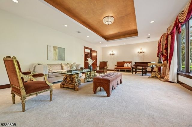 882 S Orange Ave, Millburn Twp., NJ 07078