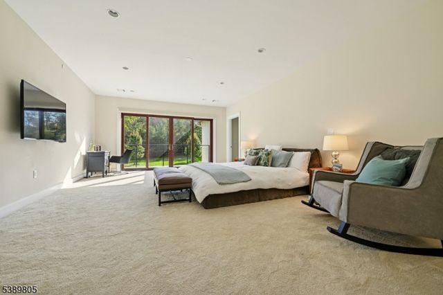 882 S Orange Ave, Millburn Twp., NJ 07078