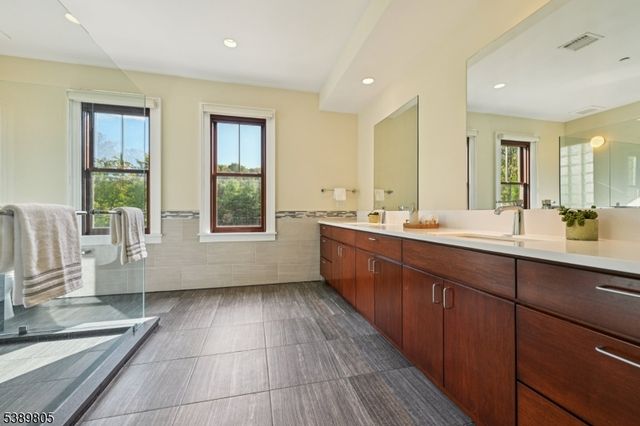 882 S Orange Ave, Millburn Twp., NJ 07078