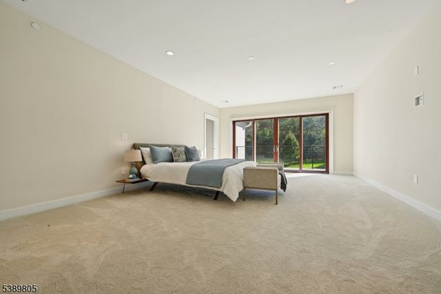 882 S Orange Ave, Millburn Twp., NJ 07078