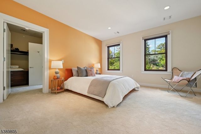 882 S Orange Ave, Millburn Twp., NJ 07078