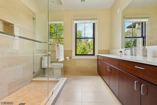 882 S Orange Ave, Millburn Twp., NJ 07078