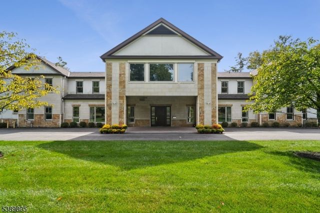 882 S Orange Ave, Millburn Twp., NJ 07078