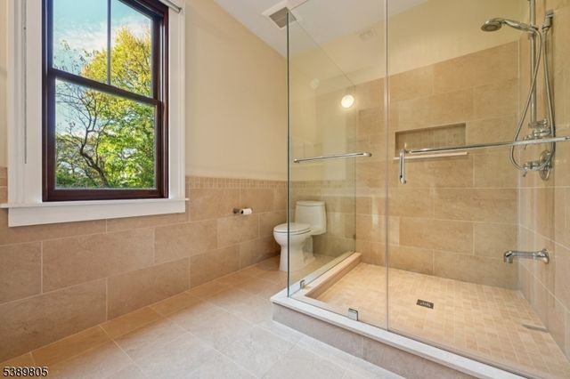 882 S Orange Ave, Millburn Twp., NJ 07078