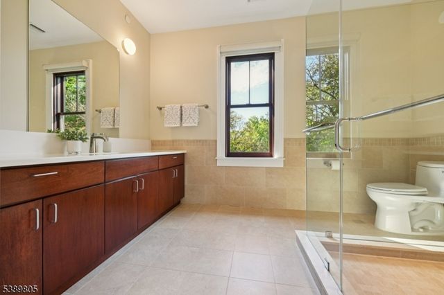 882 S Orange Ave, Millburn Twp., NJ 07078