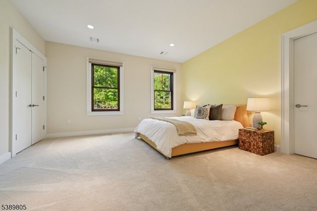 882 S Orange Ave, Millburn Twp., NJ 07078