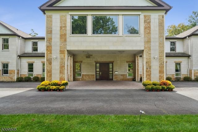 882 S Orange Ave, Millburn Twp., NJ 07078