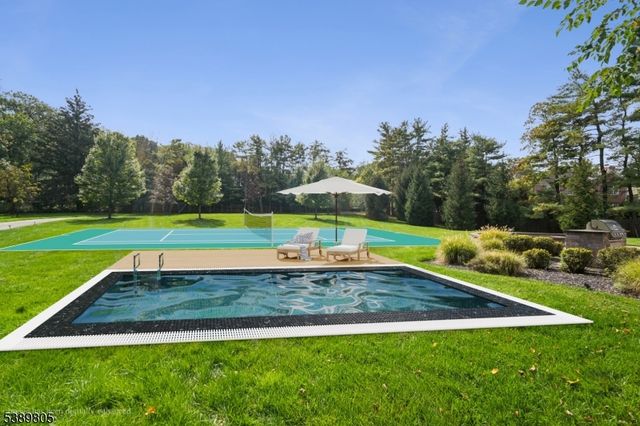 882 S Orange Ave, Millburn Twp., NJ 07078