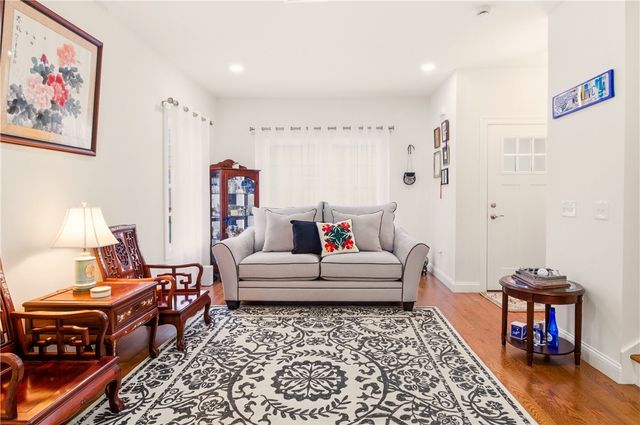 26 Kensington Way, Johnston, RI 02919