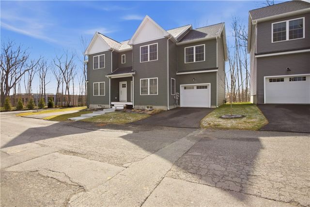 26 Kensington Way, Johnston, RI 02919