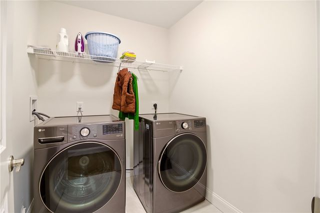 26 Kensington Way, Johnston, RI 02919