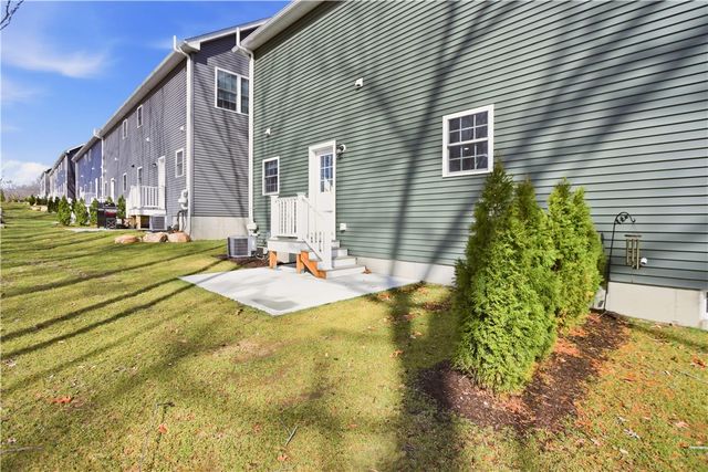 26 Kensington Way, Johnston, RI 02919