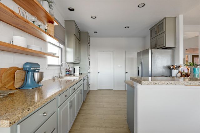 20301 Bell LN, Lago Vista, TX 78645