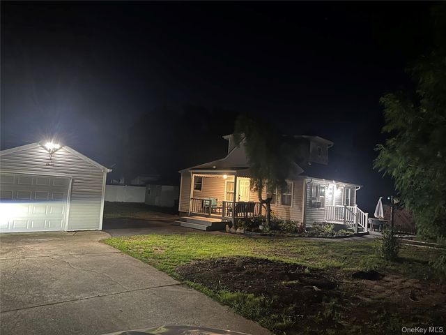 11 Washington Avenue, Mastic Beach, NY 11951