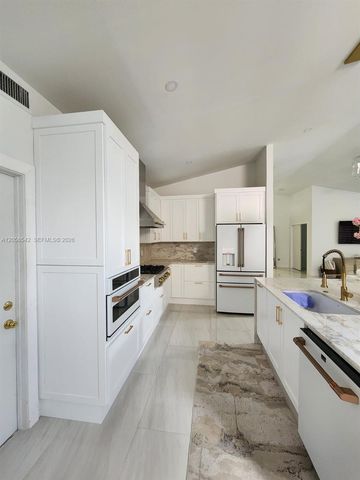 19640 NW 87th Place 19640, Hialeah, FL 33018